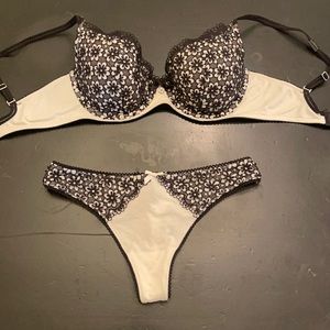 COPY - Victoria Secret bra and thong set